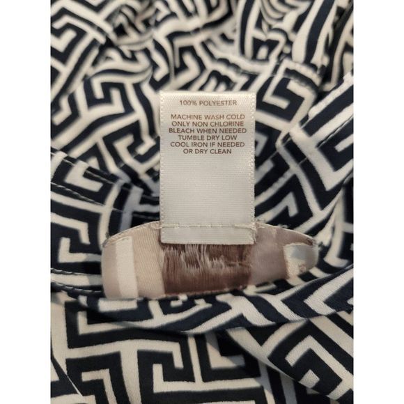 Loft Navy Blue and Ecru Geometric Design Sleeveless Blouse - Picture 4 of 6